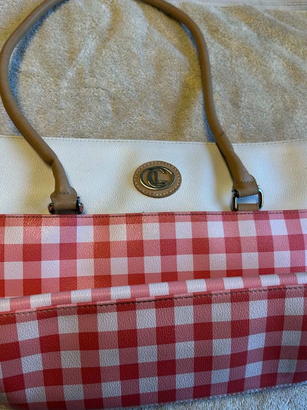 CL Leather Handbag Beige/Red Lots of Pockets